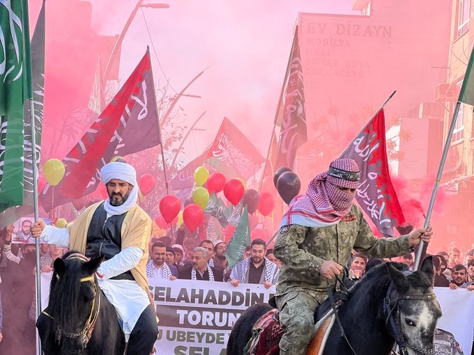 Batman’da atlı süvari ile Filistin’e destek yürüyüşü