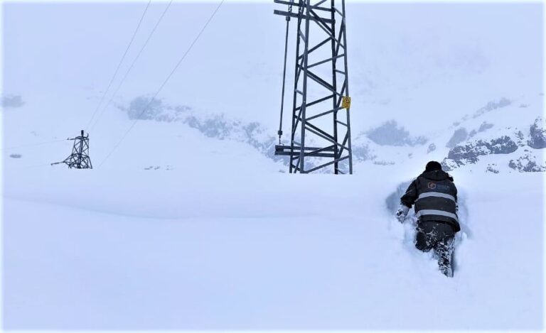 Dicle Elektrik’ten zorlu kış şartlarına karşı 197 kişilik özel ekip