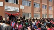 Diyarbakır’da bir okulun feryadı: Elektrik ve su yok. Üşüyoruz…