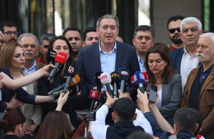 Bakırhan: Bu siyasi bir darbedir