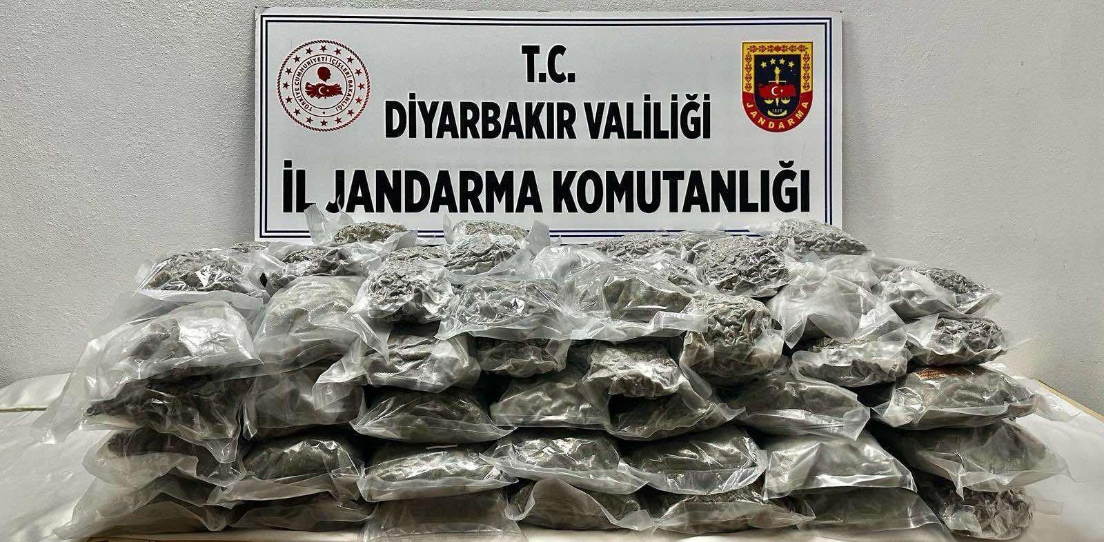 Diyarbakır’da 71 kilo kubar esrar ele geçirildi