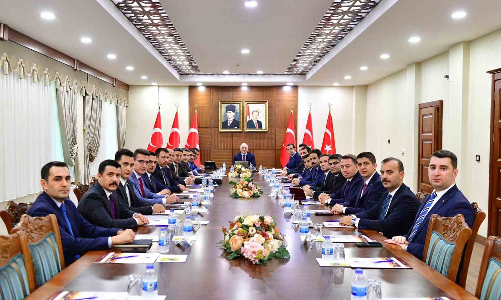 Vali Yardımcıları ve kaymakamlar Diyarbakır için toplandı