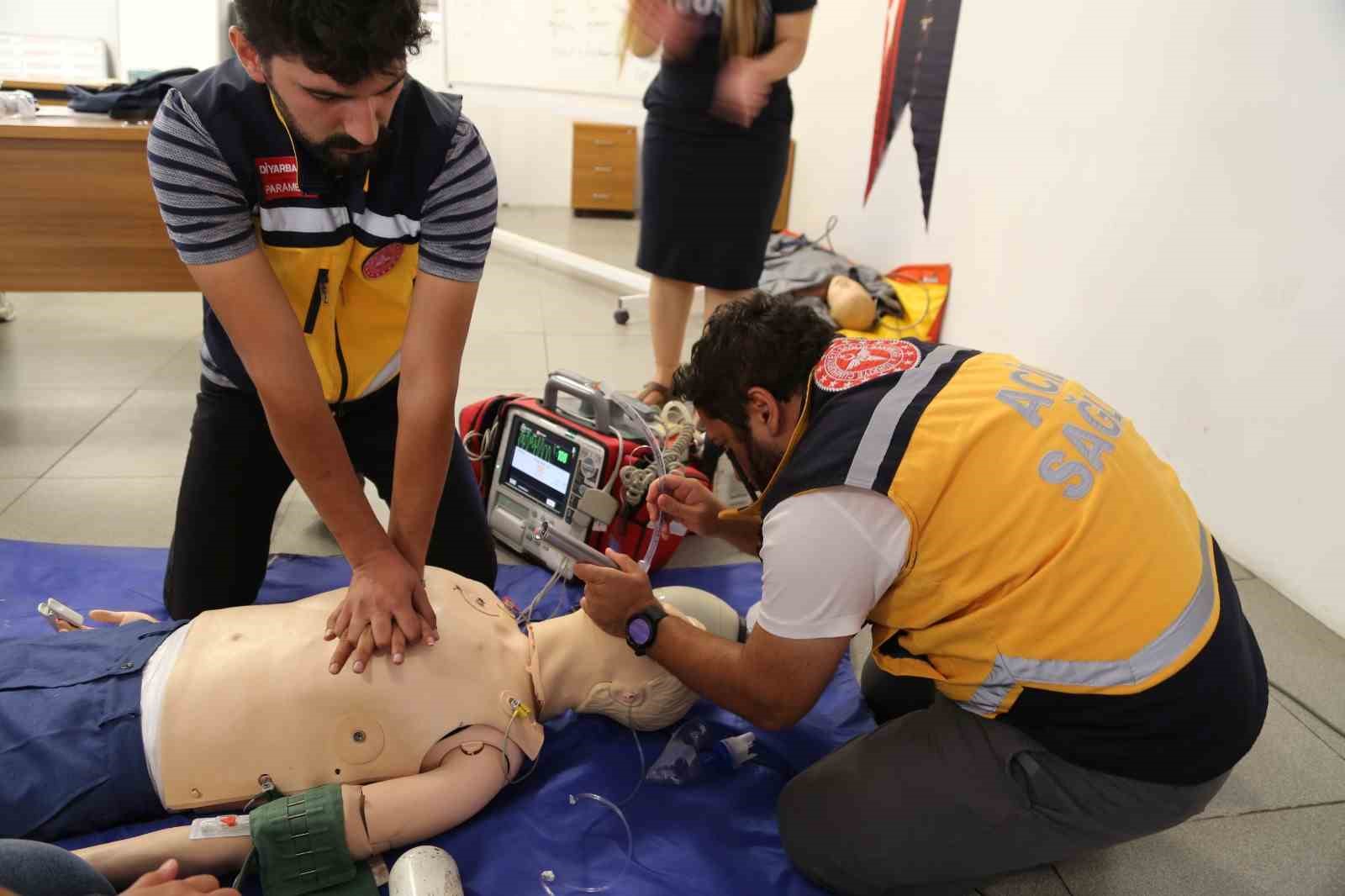 Diyarbakır’da acil sağlık çalışanlarına İLYAD eğitimi verildi
