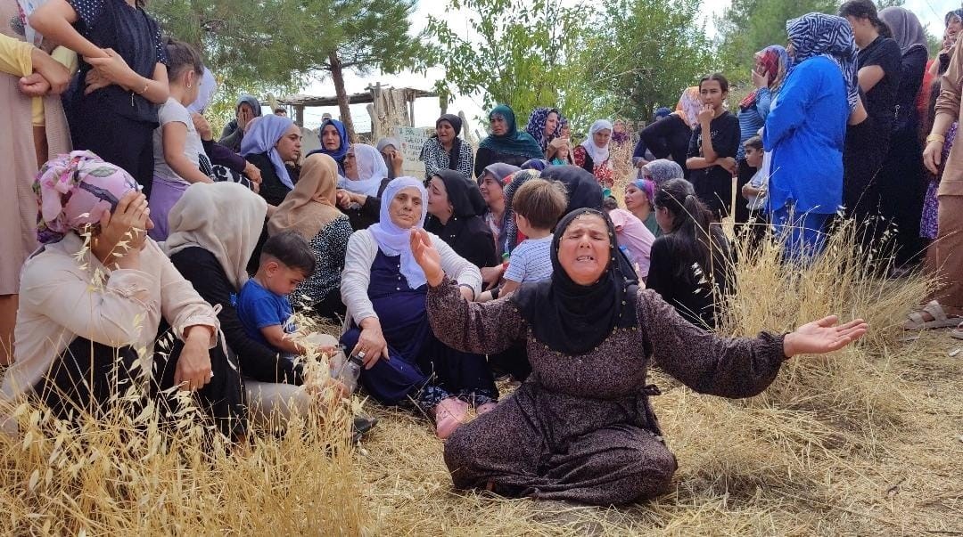 Narin gözyaşları içinde defnedildi