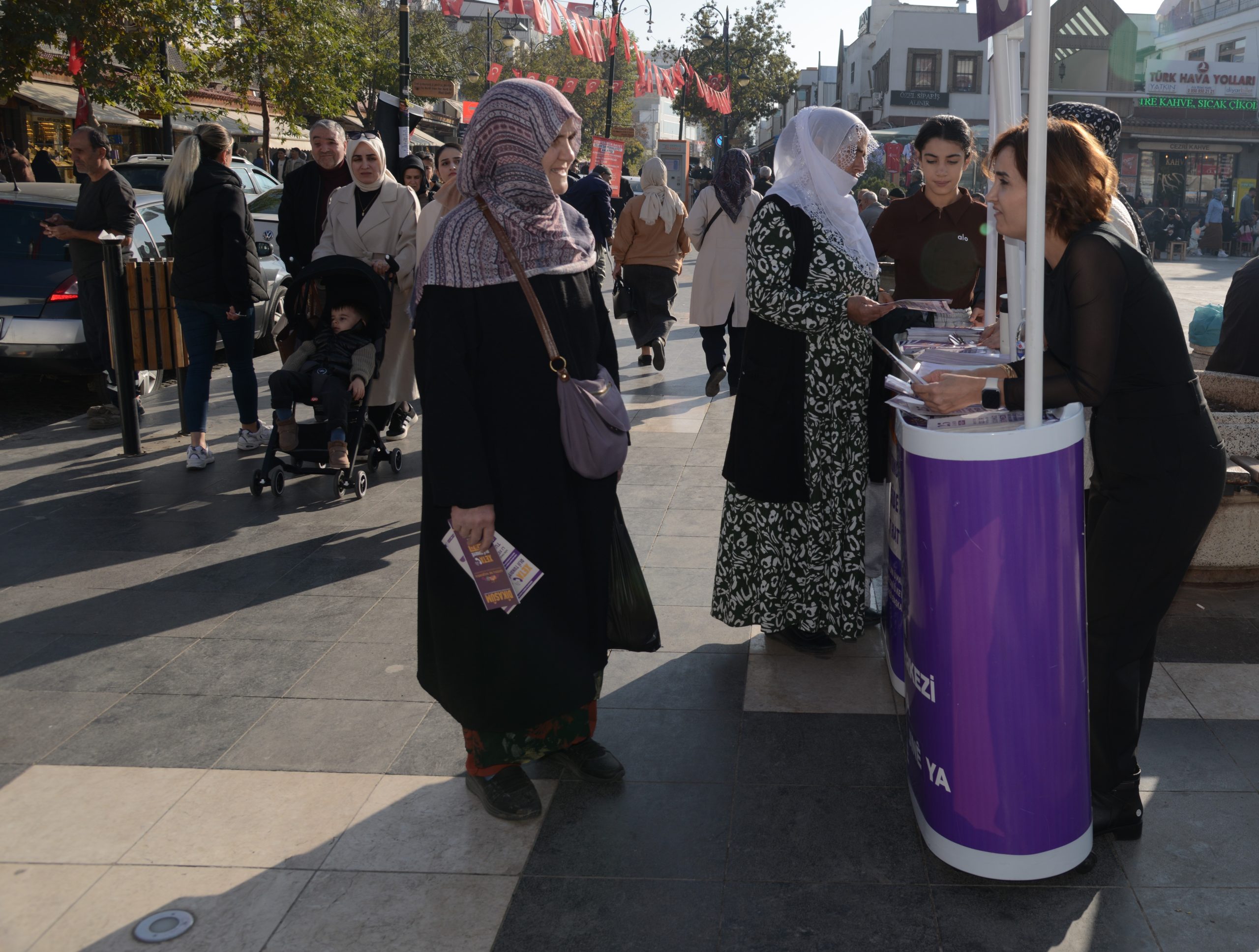 Diyarbakır’da zorda olan 400 kadına yardım eli uzatıldı