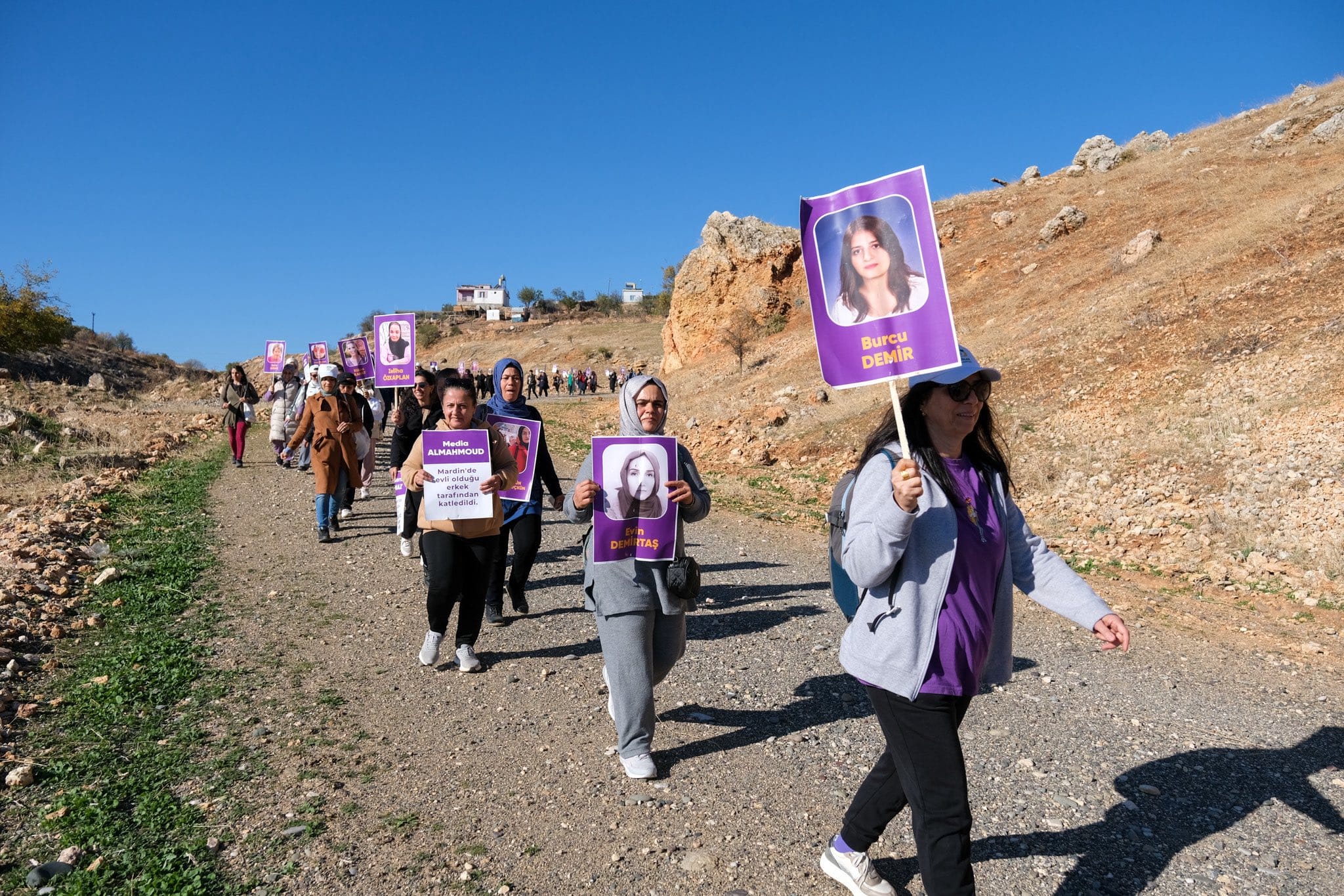 Diyarbakır’da kadınlardan şiddete karşı doğa yürüyüşü