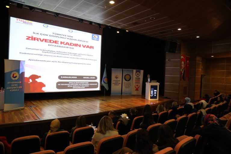 Diyarbakır’da “Zirvede kadın var” etkinliği