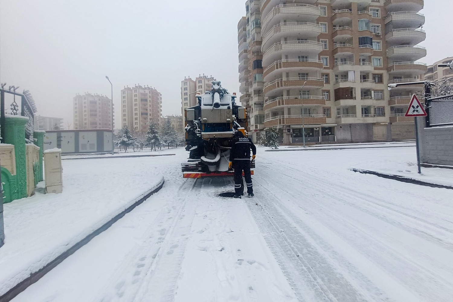 Diyarbakır’da altyapı nöbeti: DİSKİ karla mücadelede sahada