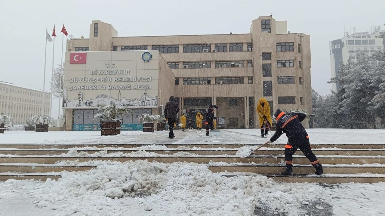 Diyarbakır’da “kar”dan siyasi rant devşirmek