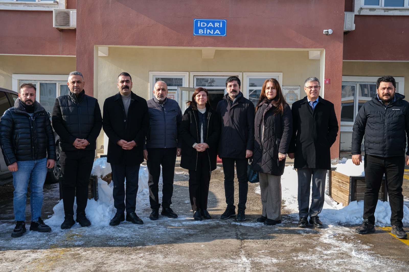 Kar altındaki Diyarbakır’da dayanışma mesajı