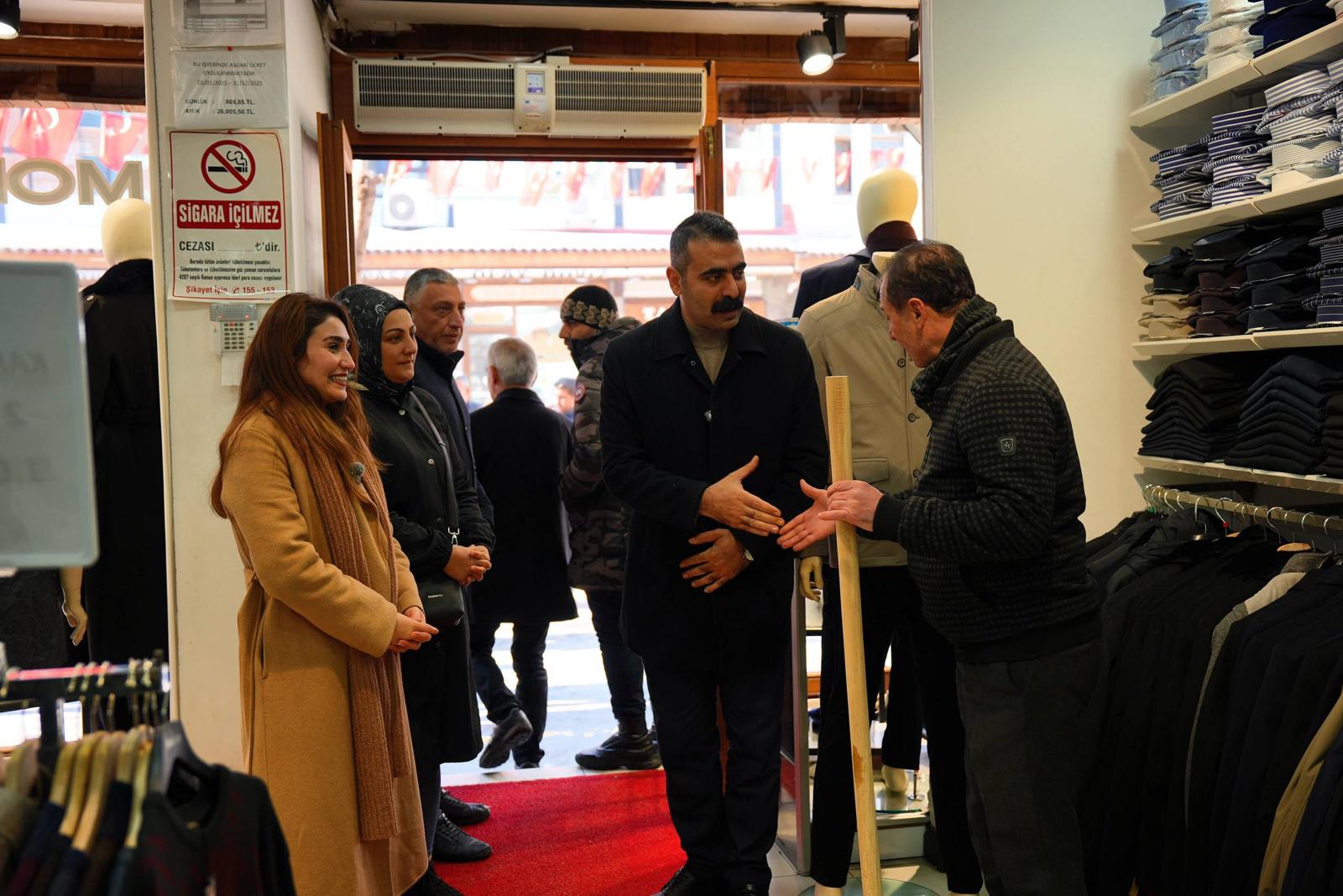 Sur’da kış dayanışması: Eşbaşkanlar esnafla buluştu