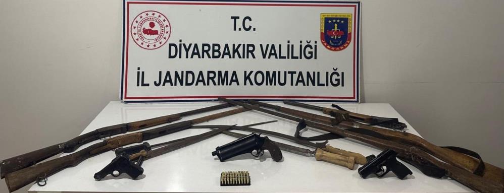 Jandarmadan kaçakçılık operasyonu: Diyarbakır’da cephanelik ele geçirildi