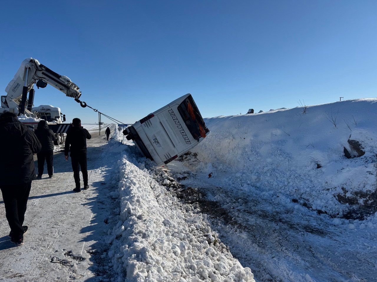 Diyarbakır’da otobüs devrildi: 6 yaralı