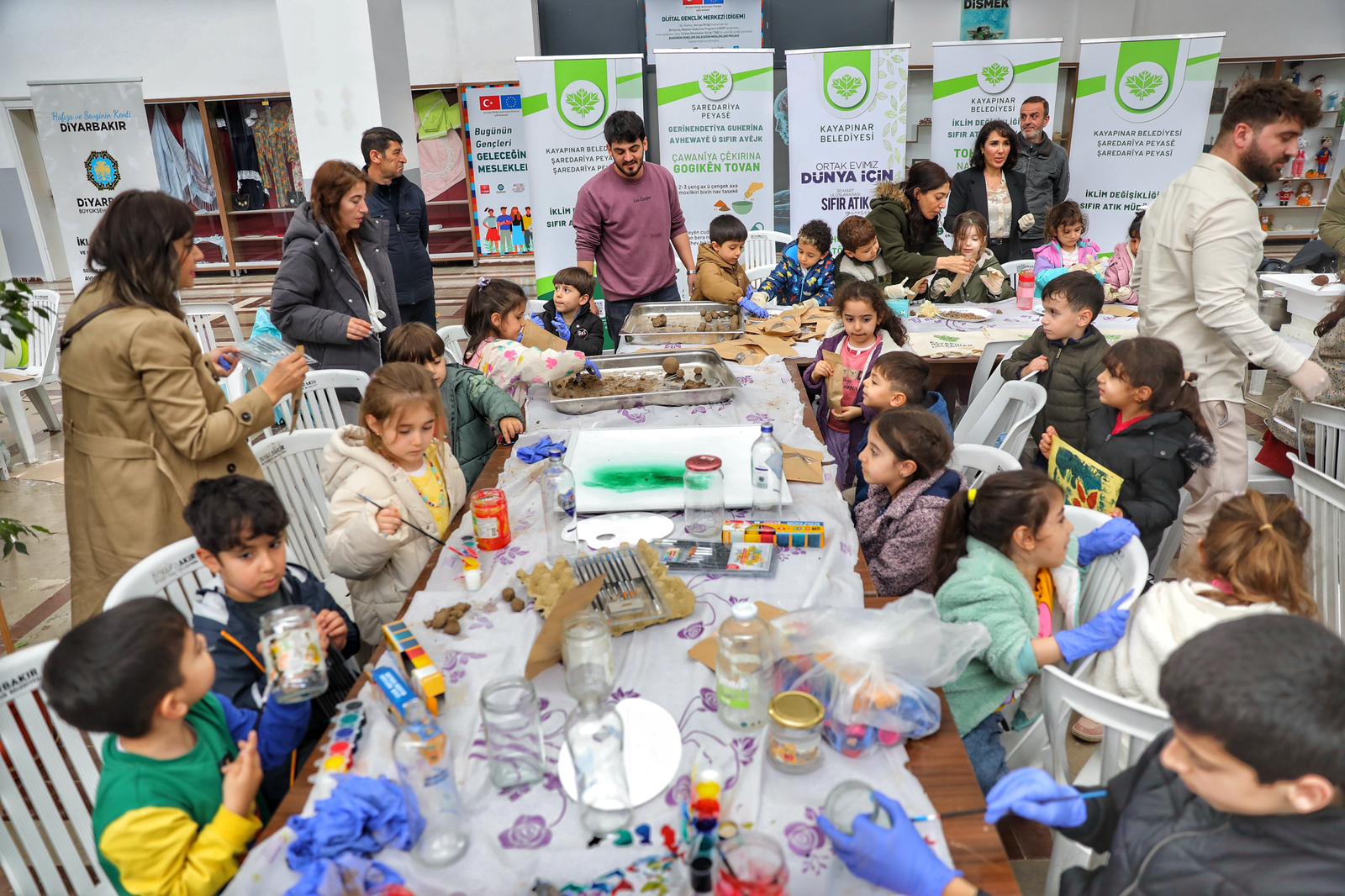 Diyarbakır’da miniklerden tohum topu