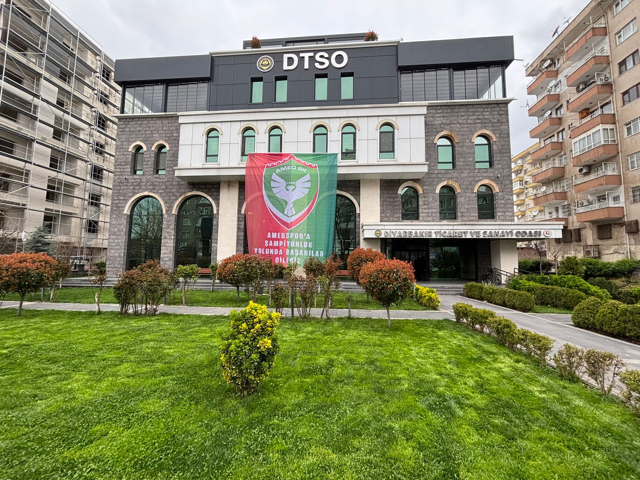 DTSO’dan Amedspor’a dev pankartlı destek