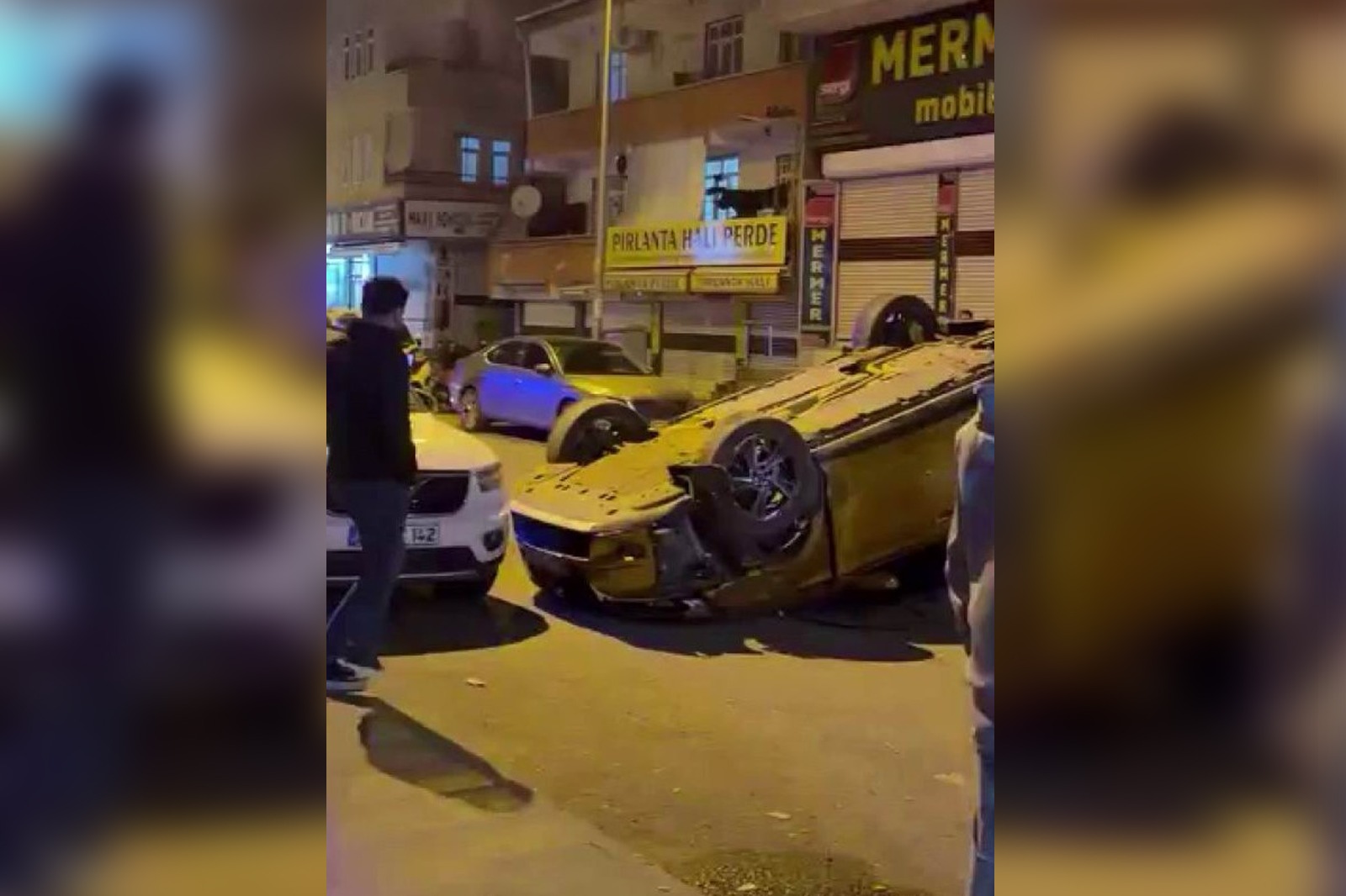 Diyarbakır’da otomobil takla attı: 3 yaralı