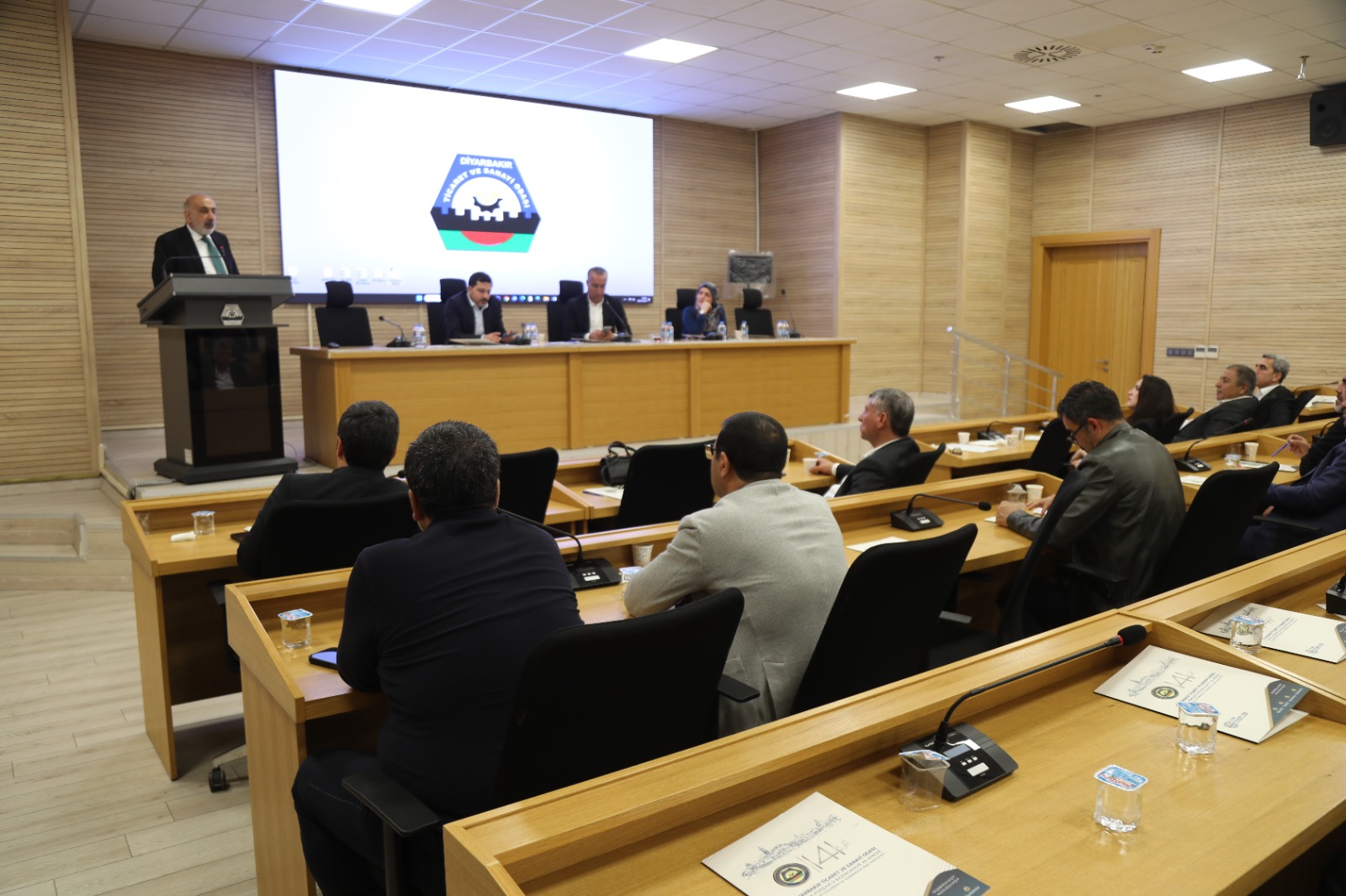 DTSO Başkanı Kaya’dan süreç mesajı: Çerçeve yasa bir an evvel çıkarılmalı