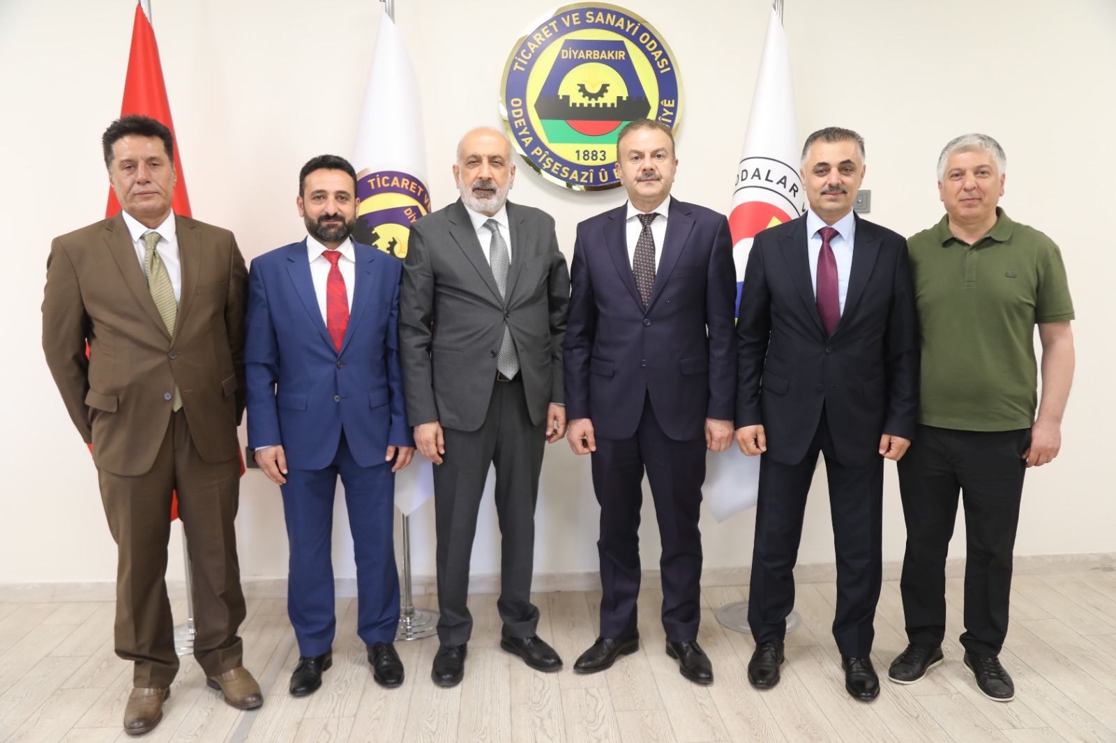 Duhok TSO heyeti DTSO’yu ziyaret etti