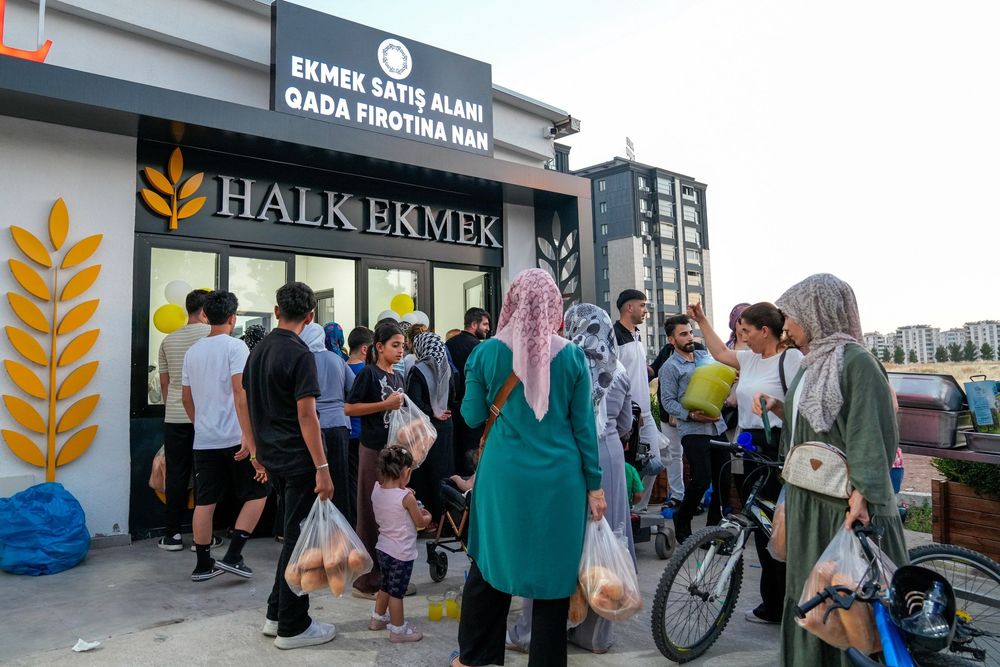 Diyarbakır’da Halk Ekmek dönemi başladı: Günde 100 bin ekmek üretilecek