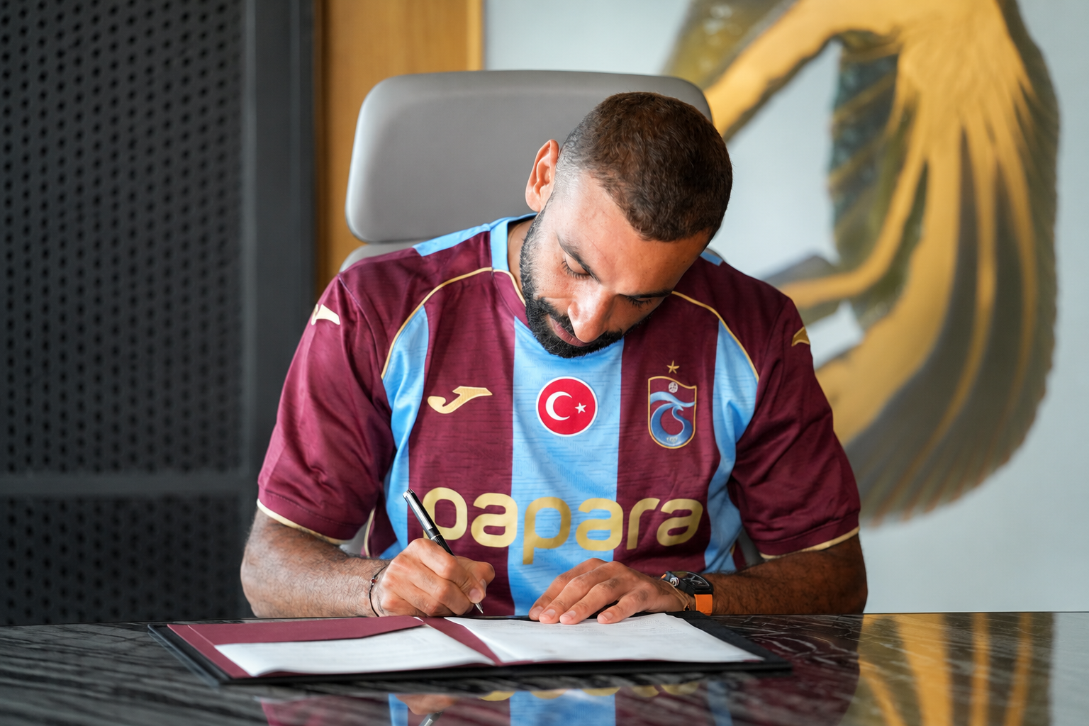 Amedspor’u günlerce tartışan Oda TV, Trabzonspor’un Salah transferini de aynı hassasiyetle inceleyecek mi?